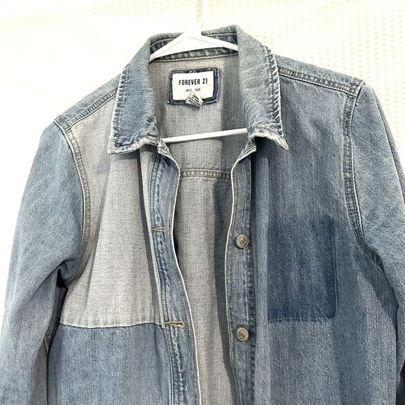 Forever 21 Womens Blue Denim Button Up Jean Jacket Pockets Size Small - Picture 2 of 5